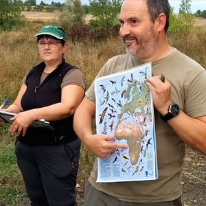 El DNI de las aves. Begoña Valcárcel y Sergio de Juan. Anilladores científicos