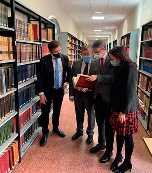 Firma del convenio de colaboración entre La Facultad de Teología del norte de España, Fundación Cajacírculo y Fundación Bancaria Ibercaja
